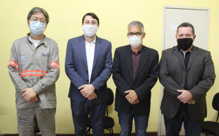  Prefeitura de Carmo do Cajuru assina contrato com consórcio que vai desenvolver projeto ‘Cidade Inteligente’ no município